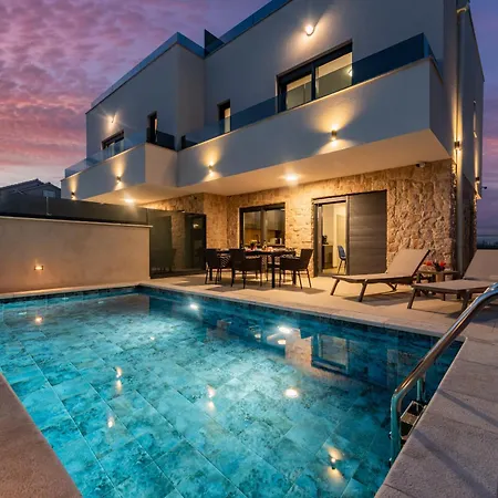Seaview Sal With Pool, Jacuzzi And Sauna Villa Privlaka (Zadar)