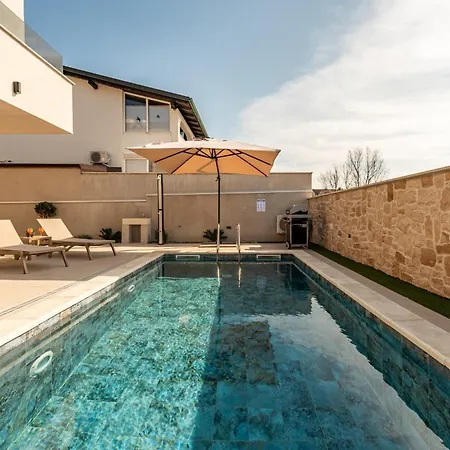 Villa Seaview Sal With Pool, Jacuzzi And Sauna *