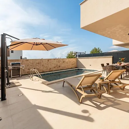 Villa Seaview Sal With Pool, Jacuzzi And Sauna