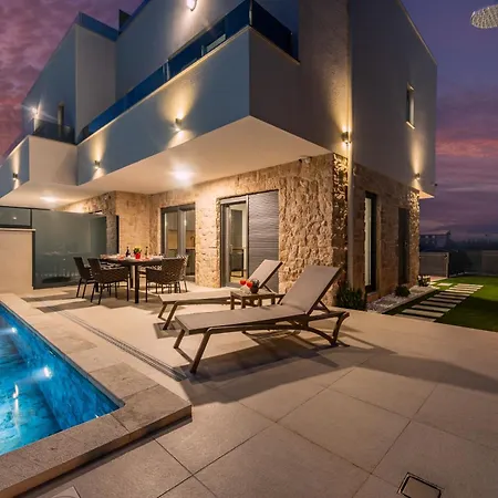 Seaview Sal With Pool, Jacuzzi And Sauna * Privlaka (Zadar)