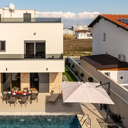 Seaview Sal With Pool, Jacuzzi And Sauna Villa