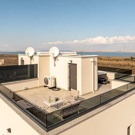 Seaview Sal With Pool, Jacuzzi And Sauna *