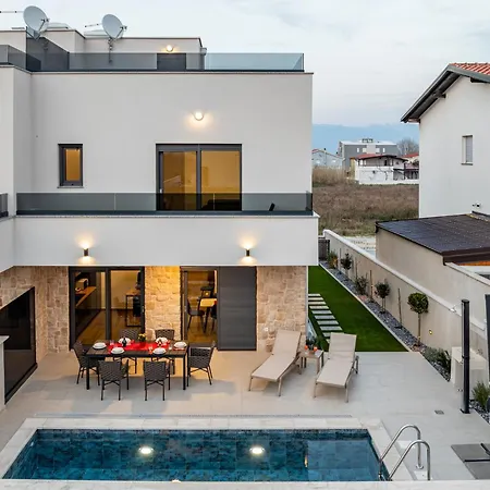 Villa Seaview Sal With Pool, Jacuzzi And Sauna
