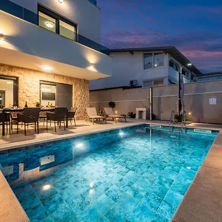 Seaview Sal With Pool, Jacuzzi And Sauna Villa Privlaka (Zadar)