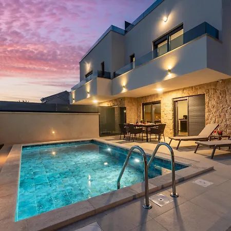 Seaview Sal With Pool, Jacuzzi And Sauna Villa Privlaka (Zadar)