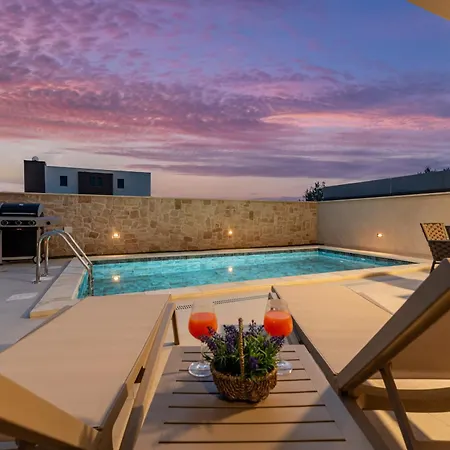 Seaview Sal With Pool, Jacuzzi And Sauna Villa