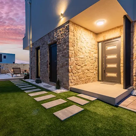 Seaview Sal With Pool, Jacuzzi And Sauna Privlaka (Zadar)