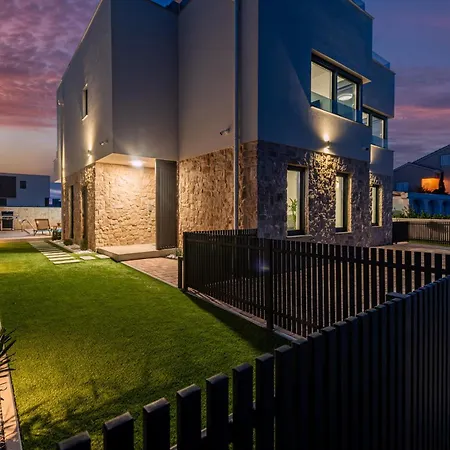 Seaview Sal With Pool, Jacuzzi And Sauna Villa *